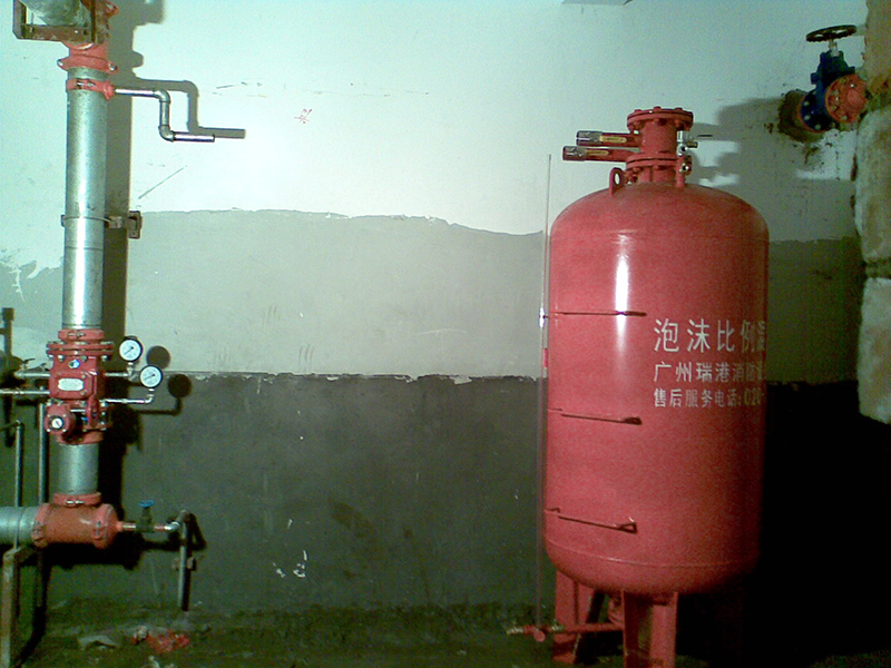 瑞港消防集研發(fā)、生產(chǎn)、銷售和服務(wù)一體專業(yè)從事現(xiàn)代工業(yè)消防自動滅火產(chǎn)品制造的企業(yè)，是中國消防行業(yè)滅火產(chǎn)品種類較全的科技型企業(yè)。擁有氣體滅火，七氟丙烷氣體滅火，高壓細(xì)水霧滅火，泡沫滅火，廚房滅火等多個(gè)生產(chǎn)試驗(yàn)基地。