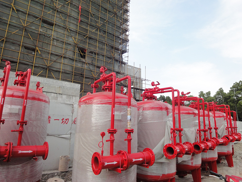 瑞港消防集研發(fā)、生產(chǎn)、銷(xiāo)售和服務(wù)一體專(zhuān)業(yè)從事現(xiàn)代工業(yè)消防自動(dòng)滅火產(chǎn)品制造的企業(yè)，是中國(guó)消防行業(yè)滅火產(chǎn)品種類(lèi)較全的科技型企業(yè)。擁有氣體滅火，七氟丙烷氣體滅火，高壓細(xì)水霧滅火，泡沫滅火，廚房滅火等多個(gè)生產(chǎn)試驗(yàn)基地。